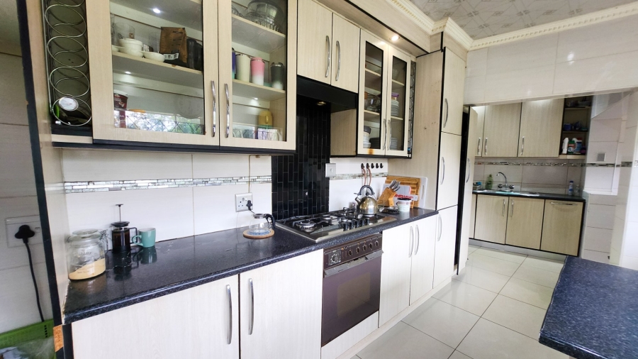 4 Bedroom Property for Sale in Flamwood North West